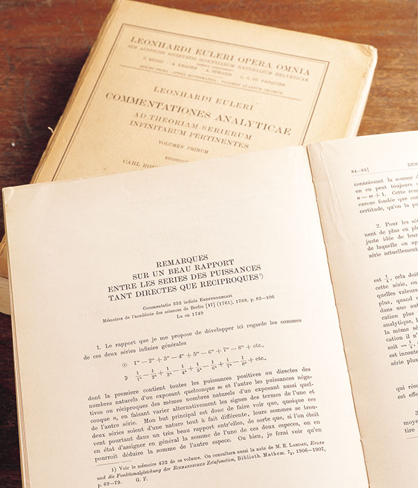 1749年にオイラーが書いたゼータ関数の論文(九州大学蔵)
