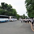 <span class="qrinews-figure-title">2014年8月2日 オープンキャンパス当日</span>　理学部は本日、オープンキャンパスを開催しています。高校生を主として多くの方が来られています。曇り空ですが暑いですね。（撮影場所：<a href="http://www.kyushu-u.ac.jp/entrance/examination/opencampus.php" target="_blank">九州大学オープンキャンパス</a>）
