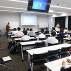 <span class="qrinews-figure-title">2015年10月21日 第1回公開講演会</span>　先週の土曜日に『世界に羽ばたく未来創成科学者育成プロジェクト（知的探求型プログラム（ESSP））』の第1回公開講演会がありました。今回2件の講演があり、「記憶の制御」と「計算代数」について話を聞けました。ESSPは高校生を次世代の科学者に育てることを目的としたプログラムです。（撮影場所：<a href="https://maps.google.co.jp/maps?q=33.596581,130.221092" target="_blank">ウエスト1号館大会議室</a>）