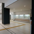 <span class="qrinews-figure-title">2015年12月2日 理学部・理学府公用掲示板</span>　学生向け総合情報が掲載されています。学科や選択コースに応じて講義室前や学科事務室前にも掲示板が設置されています。場所は<a href="http://www.sci.kyushu-u.ac.jp/html/iten/pdf/iten_150914_1.pdf" target="_blank">PDFファイル</a>を御参照下さい。因みに、大学院理学府の合格発表用にはメインエントランスにて別の掲示板が用意される様です。（撮影場所：<a href="http://www.sci.kyushu-u.ac.jp/html/iten/pdf/iten_150914_1.pdf" target="_blank">C棟2階</a>）