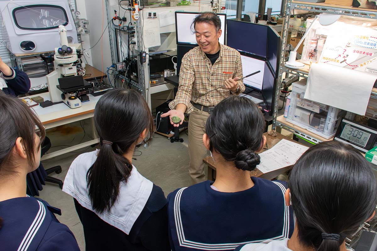 地球惑星科学科の研究室見学