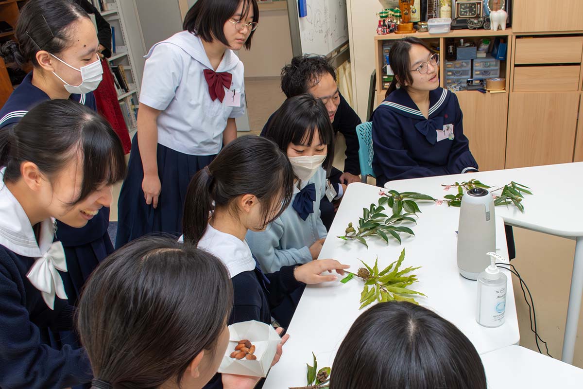 生物学科の研究室見学